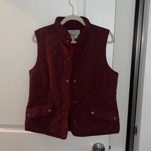 Maroon women’s vest GH BASS & CO